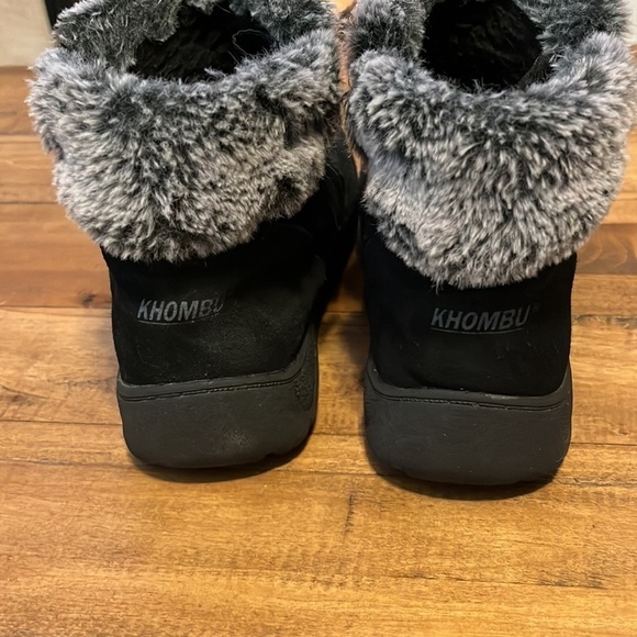 khombu black suede snow boots with faux fur trim, size 9, good condition - Picture 5 of 8